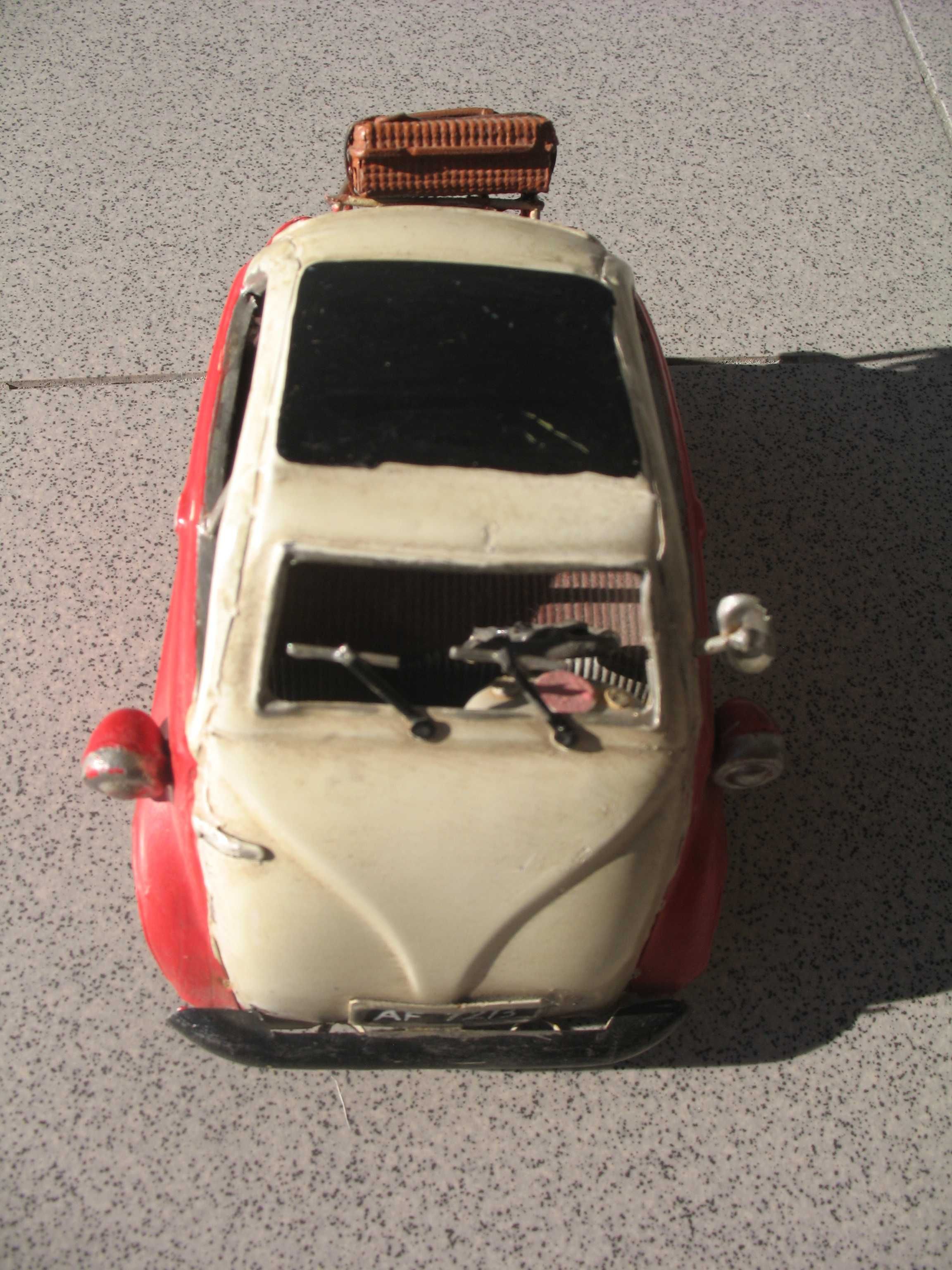 BMW Isetta em chapa para decoração