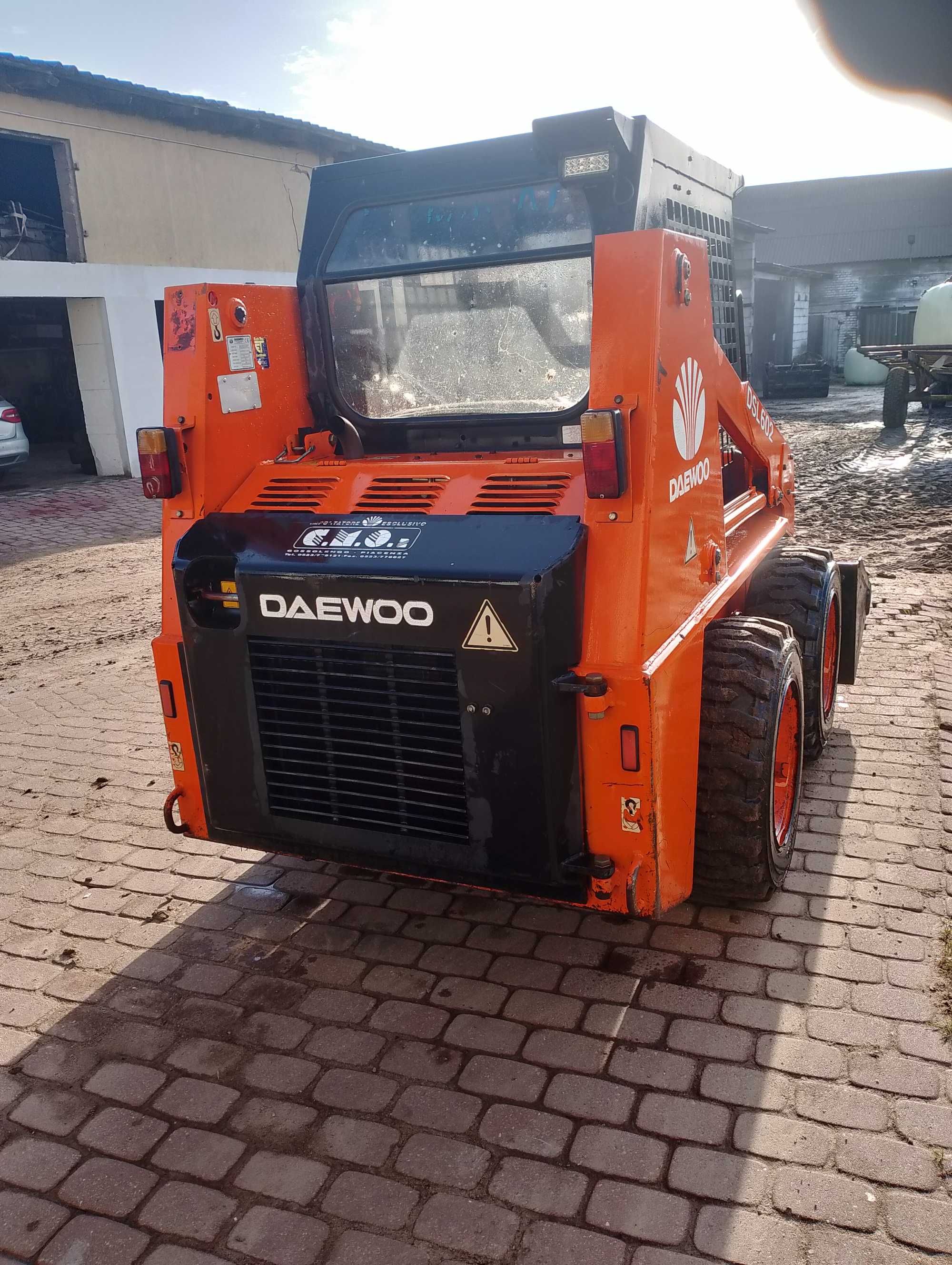 Miniładowarka Daewoo DSL602
