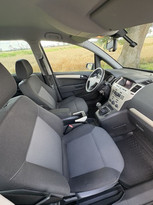 Opel zafira 1.7 cdti 7 os hak bezwypadkowy