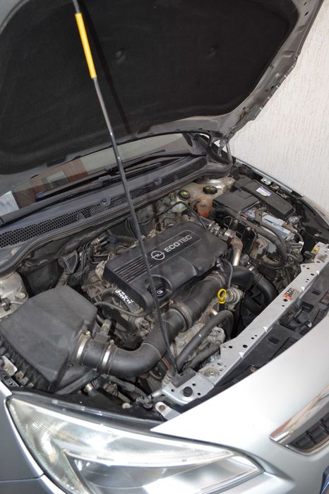 Продам Opel Astra J