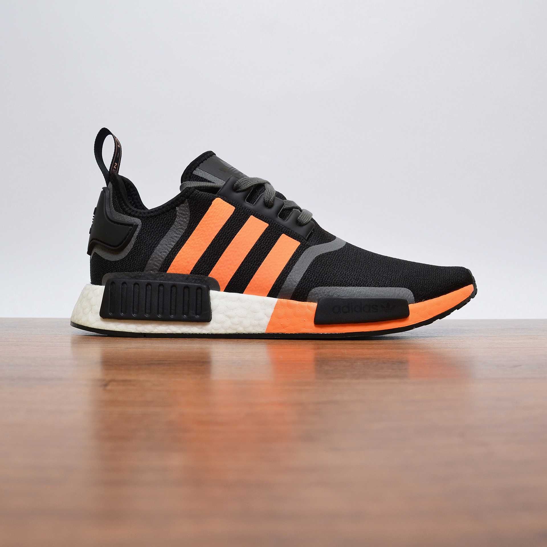 Adidas Originals NMD R1 самые удобные кроссовки оригинал 44 / 28см