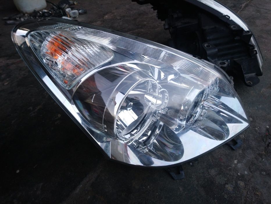 Toyota corolla verso farol optica