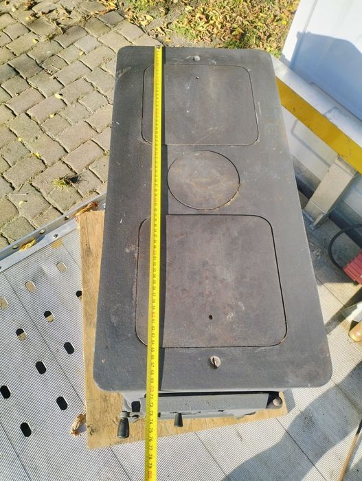 Duży żeliwny piec kominek taki jak jotul 118