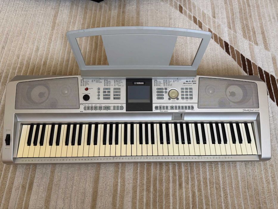 YAMAHA Keyboard Portable Grand DGX-305 pianino cyfrowe, 1 właściciel