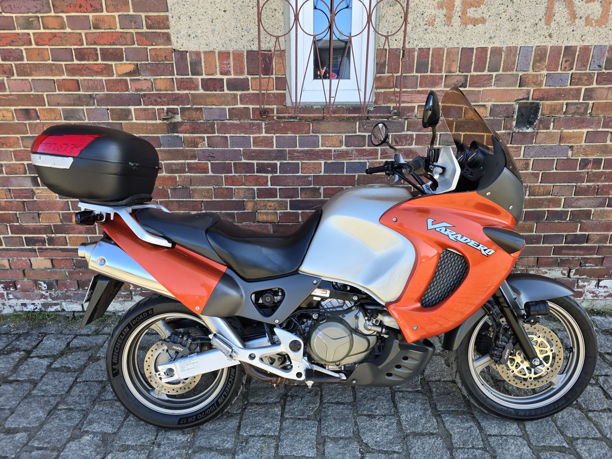 Honda XL 1000 Varadero .1999r. Kufer // bardzo dobry stan