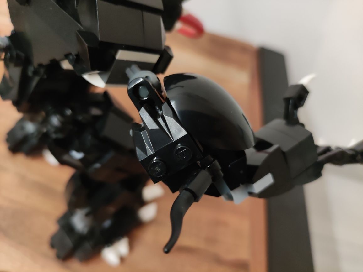 Venom ogromna figurka. Oryginalne LEGO.