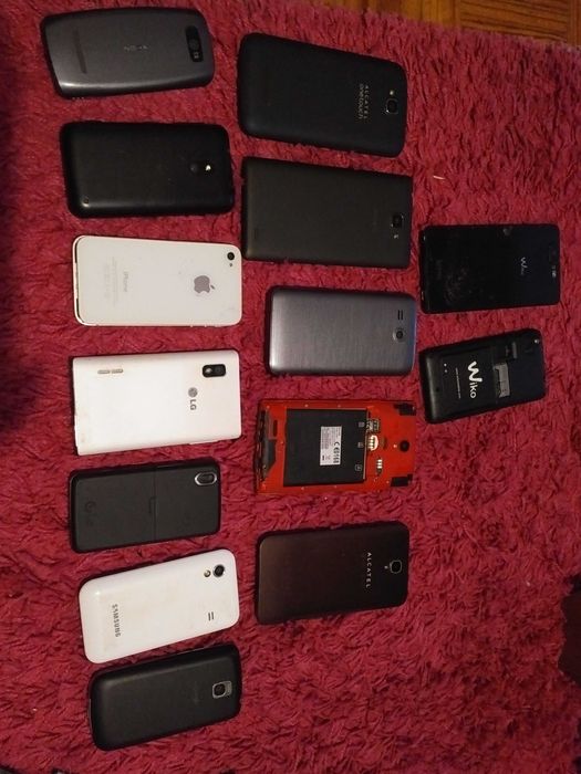 Lote 17 smartphones para peças