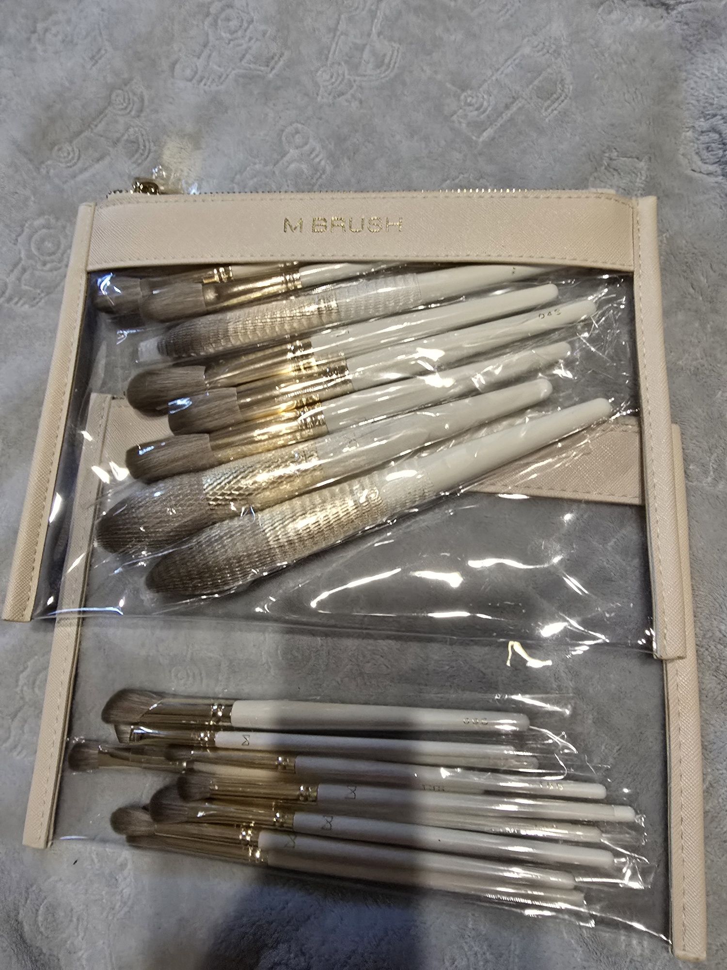 Pełny zestaw pędzi M brush