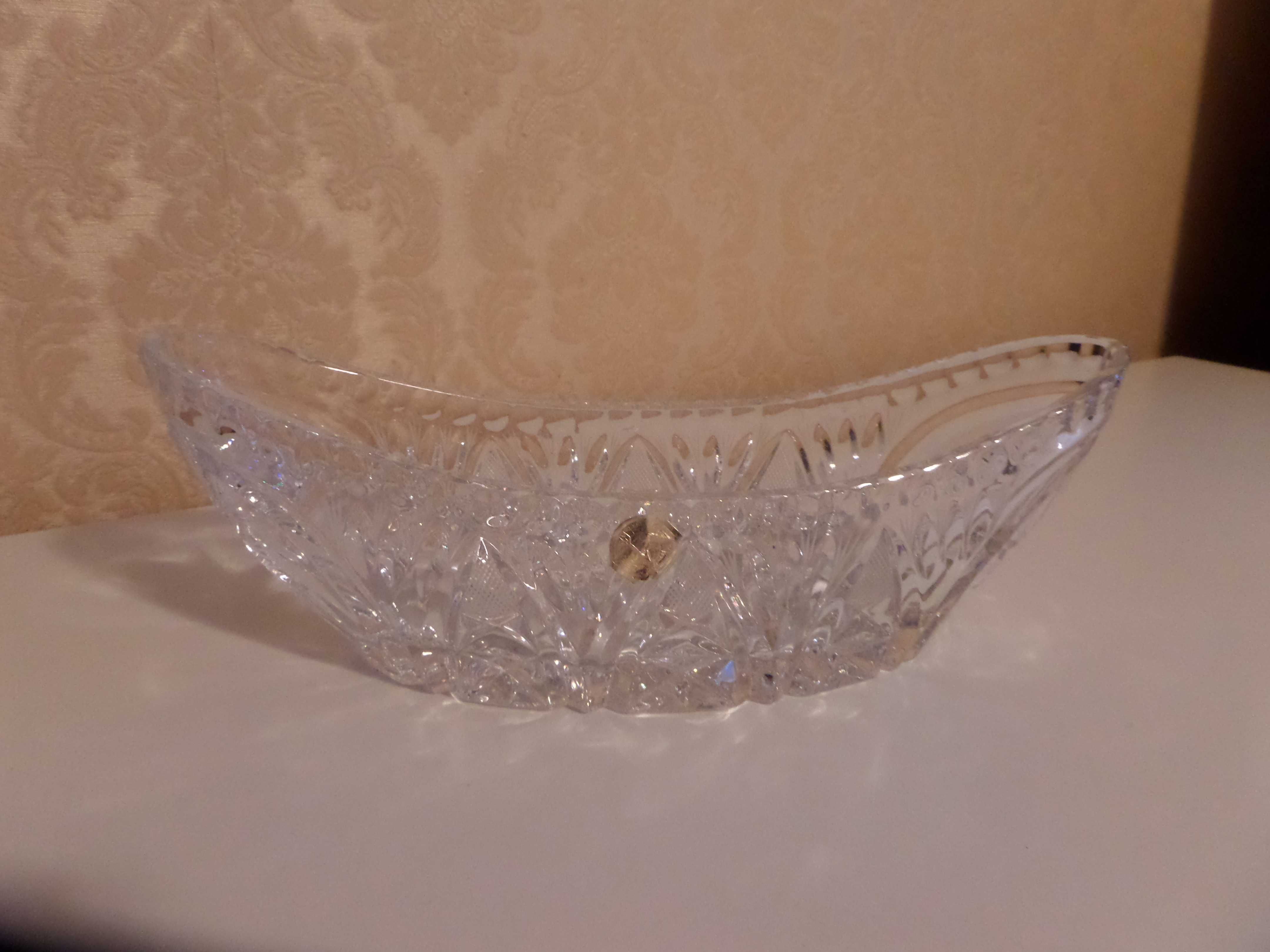 kryształ  w kształcie łódki