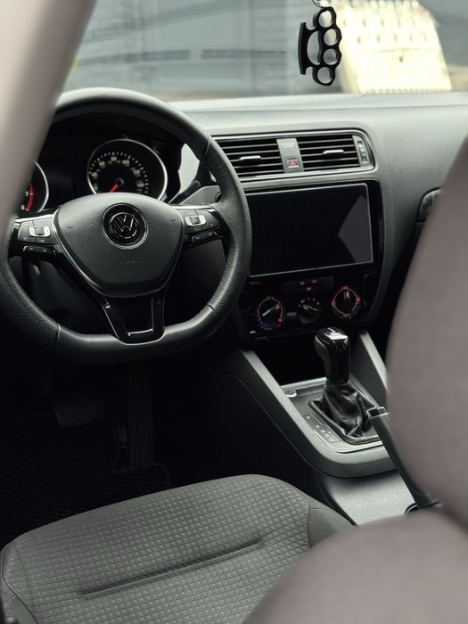 Volkswagen jetta 6. 2014 pik 2.0АТ(115кс)