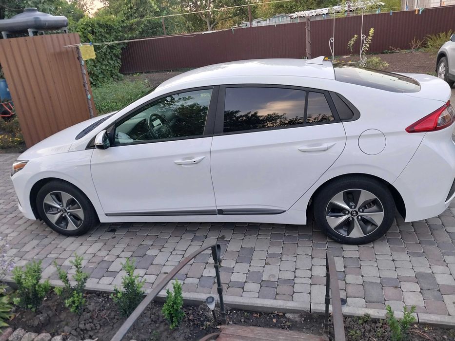 Автомобіль Hyundai Ioniq