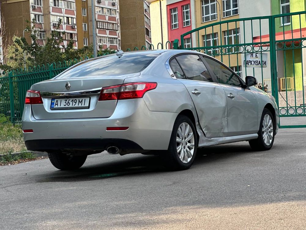 Продаж Renault на автоматі
