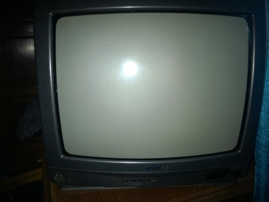 TV pequeno de 27 cm de ecra