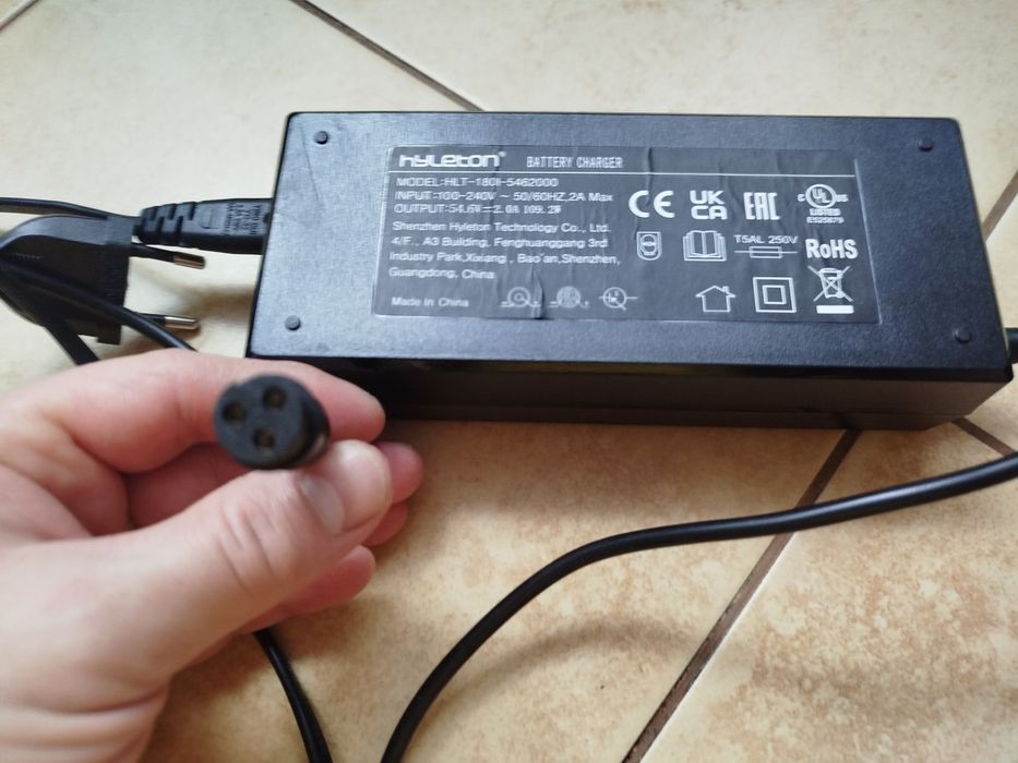 Ładowarka do hulajnogi elektrycznej