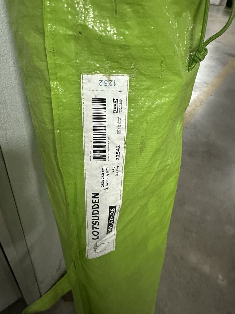 Tenda Ikea / nova com etiqueta