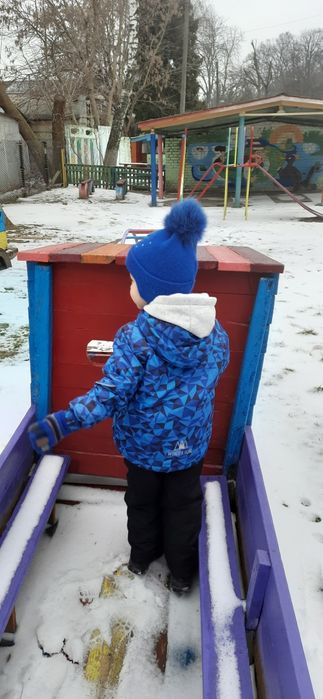 Отличная  теплая шапка на 2-4 года