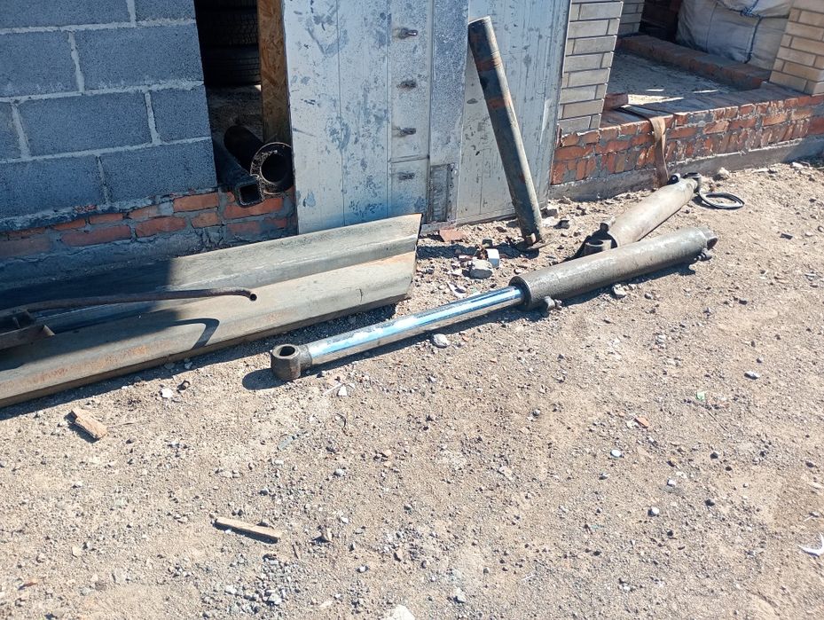 Продам   маніпулятора hiab100  по кусками.