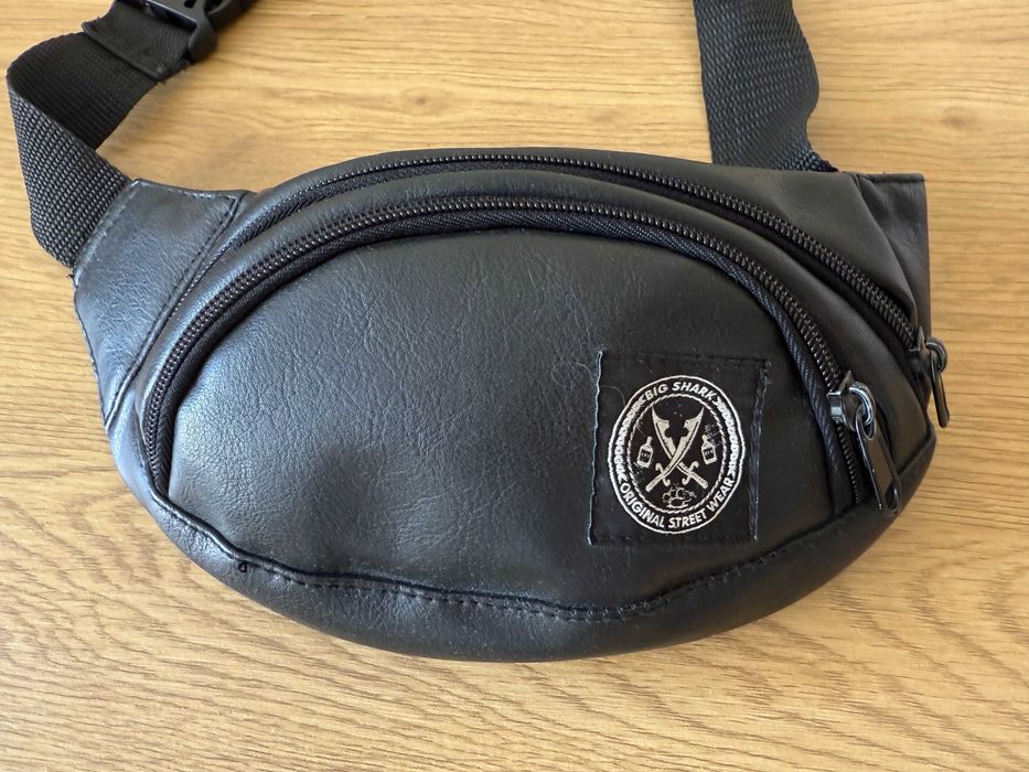 Поясна сумка бананка Big Shark - чорна, екошкіра