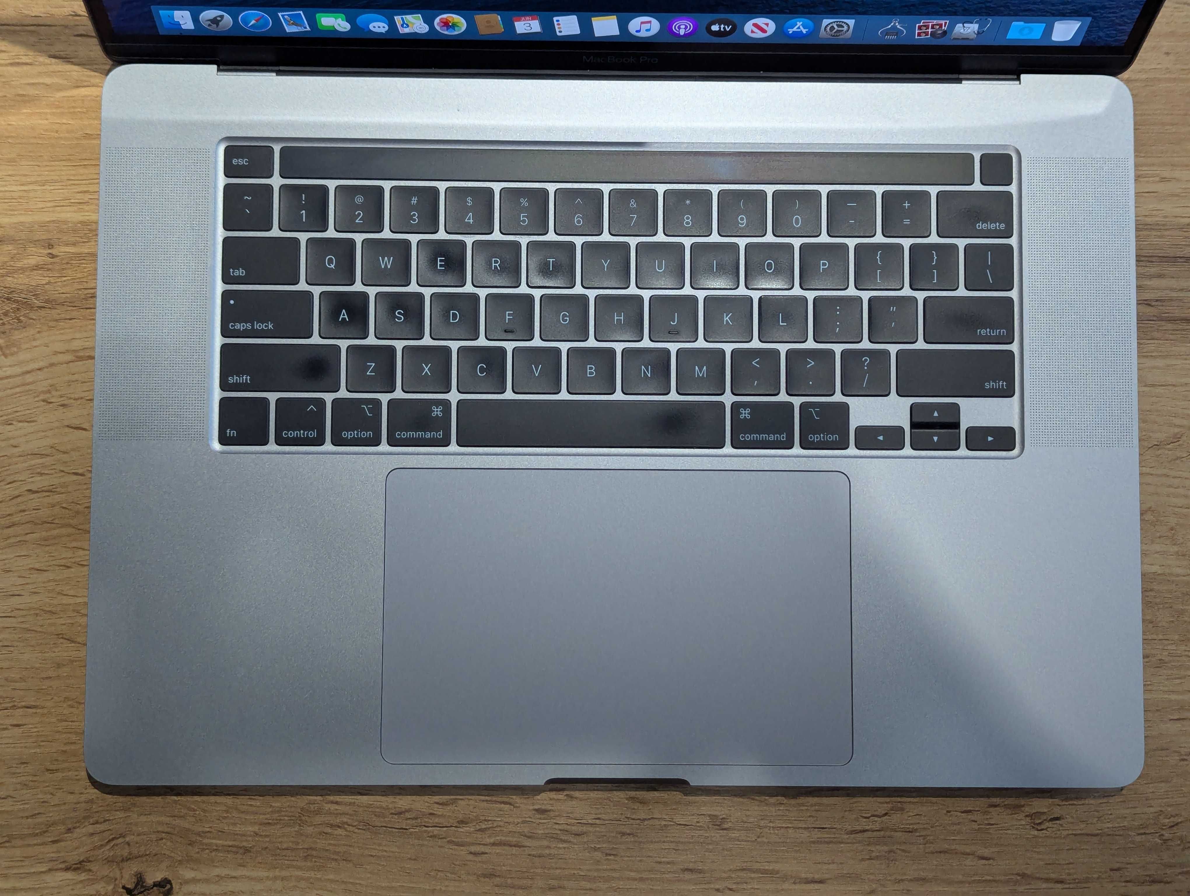 Macbook pro 16 2019 core i9 2.4ghz 64/512gb pro 5500m 8gb
