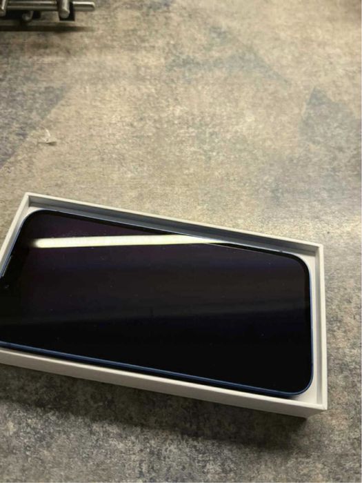 Iphone 13 idealny stan