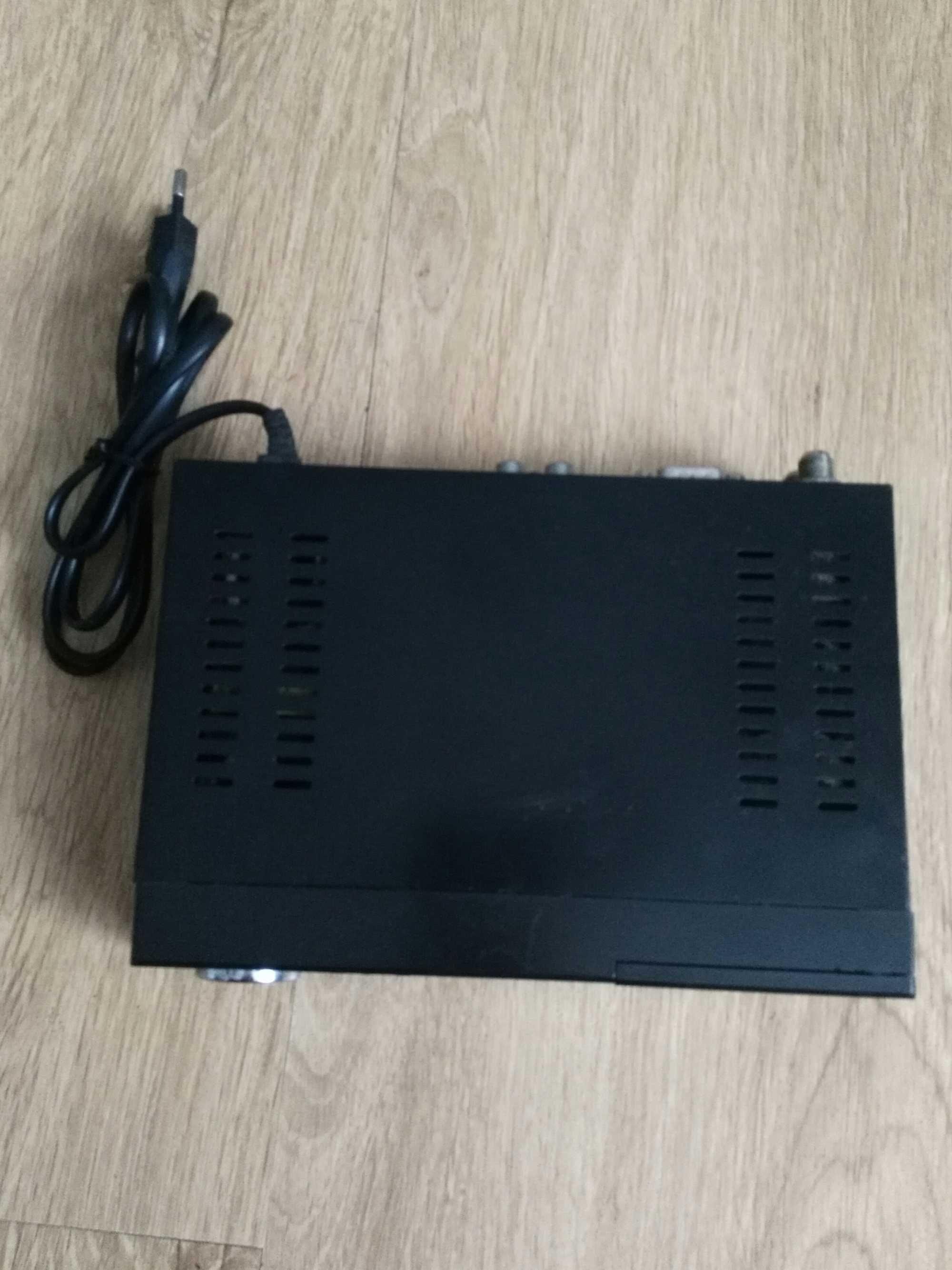 Спутниковый ресивер (тюнер) Lorton 4100 C