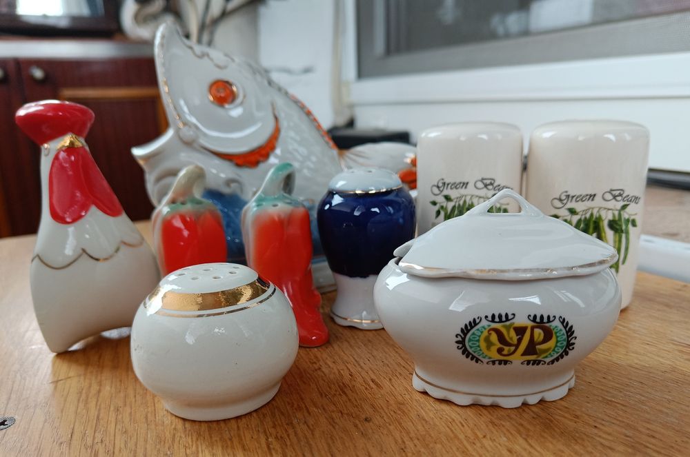 Спецовники петушок, перчики, УР,салфетница рыба.