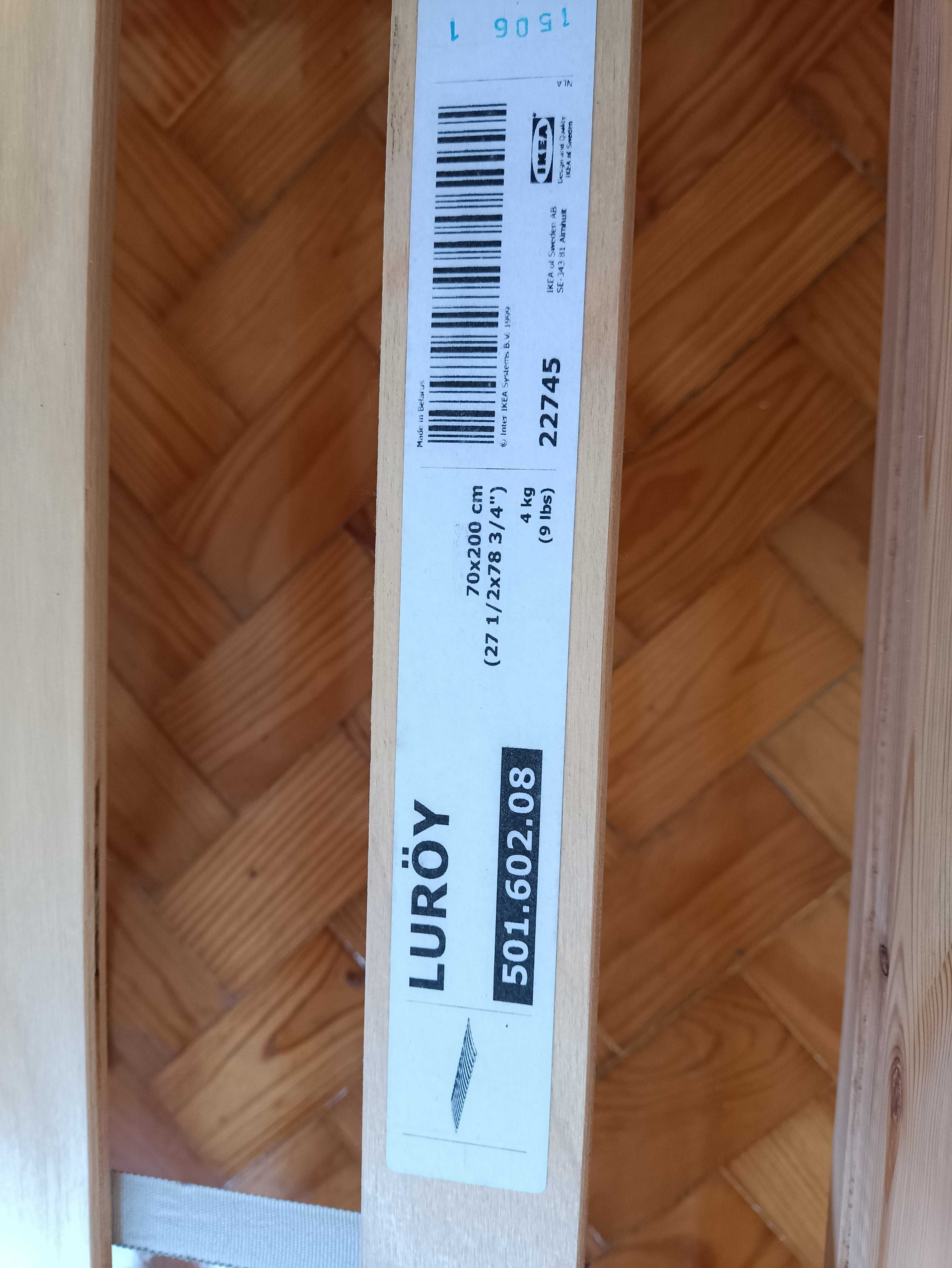 Cama em Pinho do IKEA em bom estado