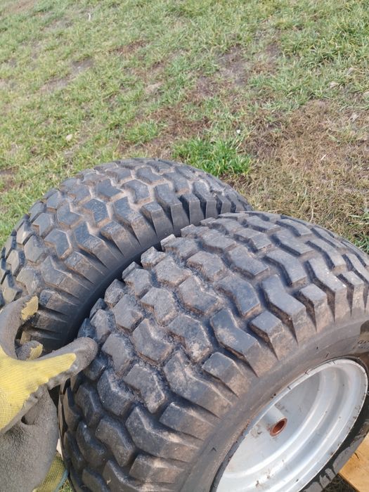 Koła do traktorka kosiarki  18x,,8.50-8cena za dwa tył