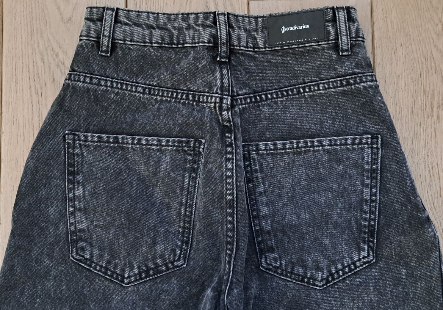 Stradivarius damskie jeansy 32