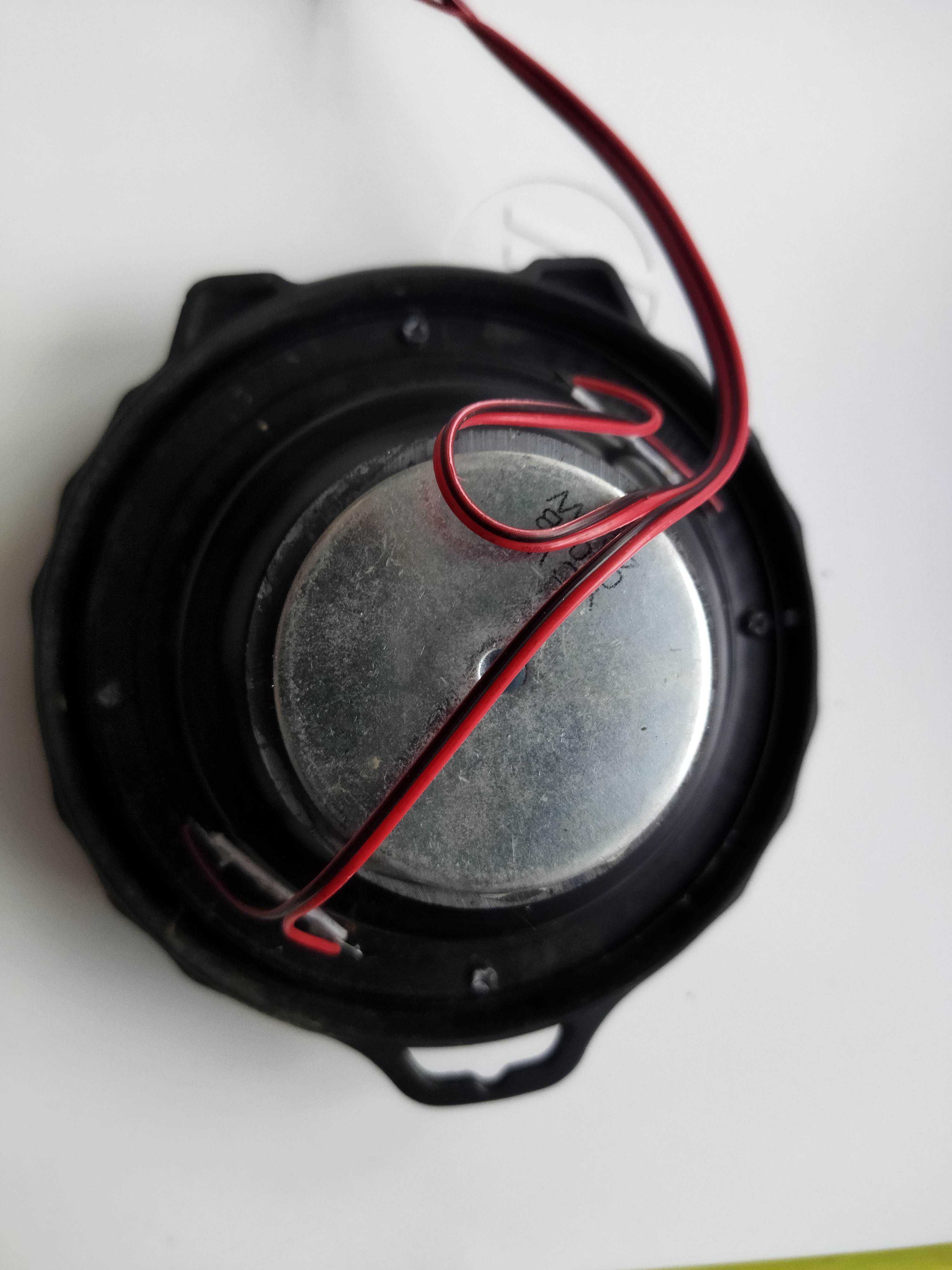Głośnik z przenośnego głośnika bluetooth