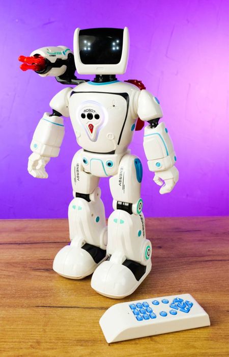 Робот на радіокеруванні 38 см ,українська мова