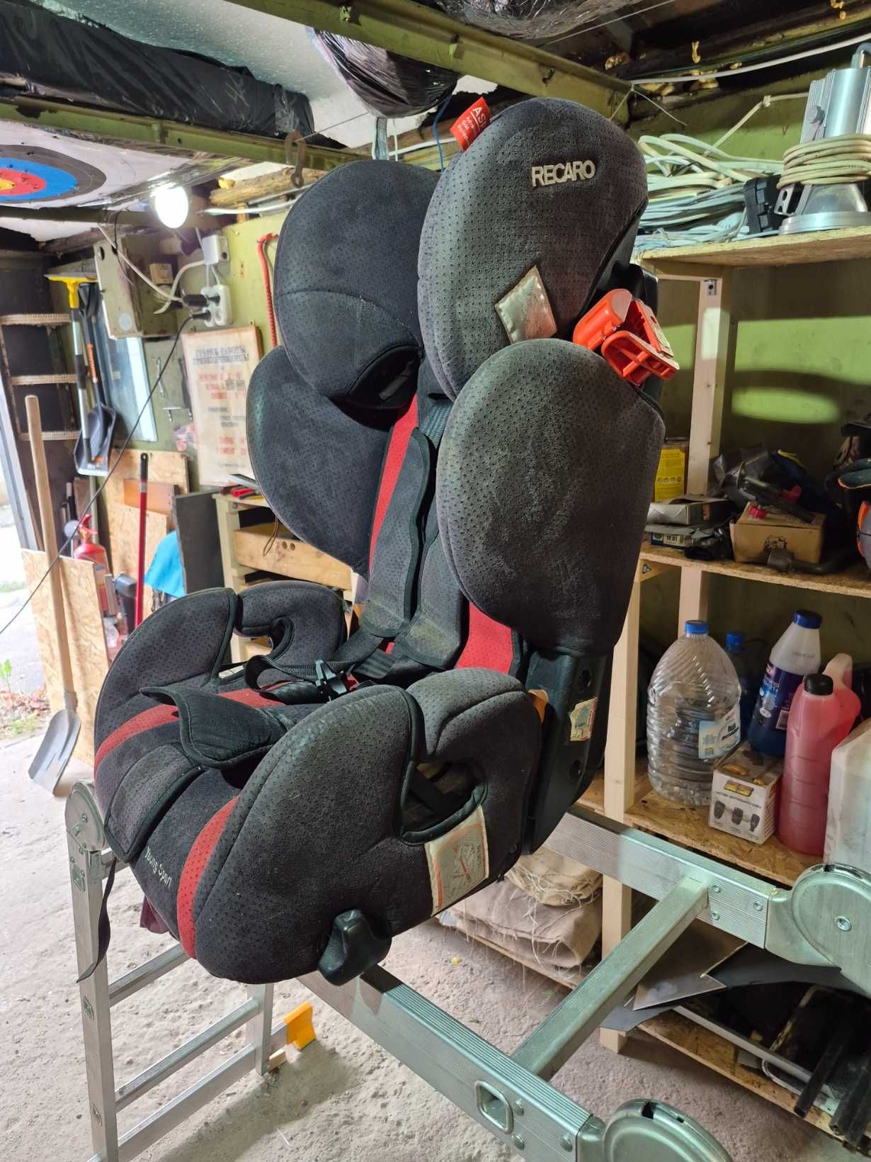 Дитяче автомобільне крісло RECARO