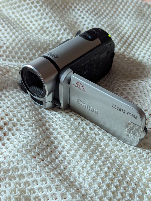 Камера Canon Legria FS 306
