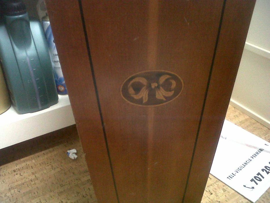 móvel para guarda chuvas