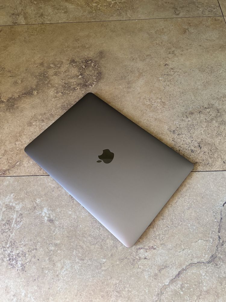 Nowy Apple Macbook pro 13 8gb 256gb A2338 Space Gray