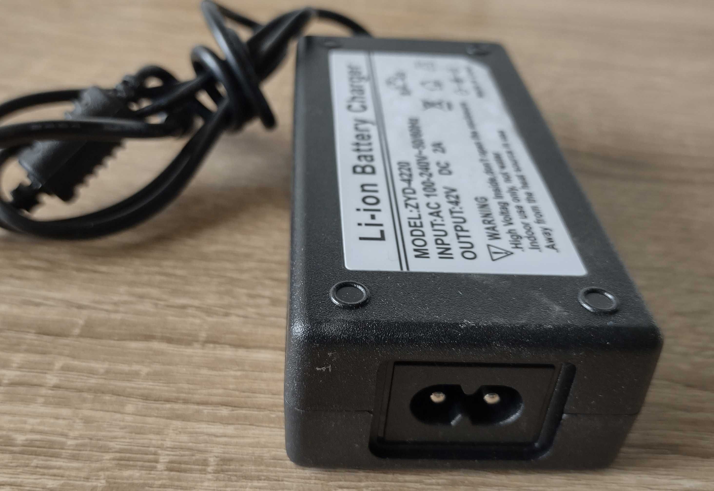 Ładowarka 42V do baterii Li-ion, do ebika 220V/42V z