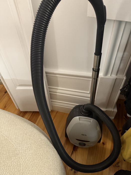Aspirador usado marca AEG
