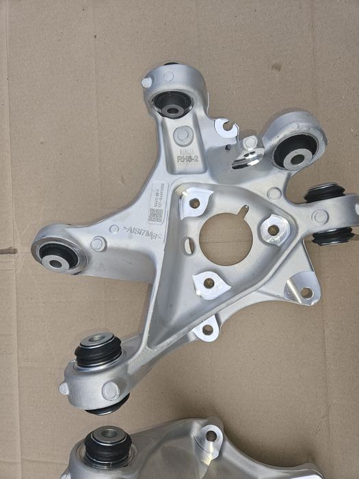 Заднея цапфа Tesla model 3