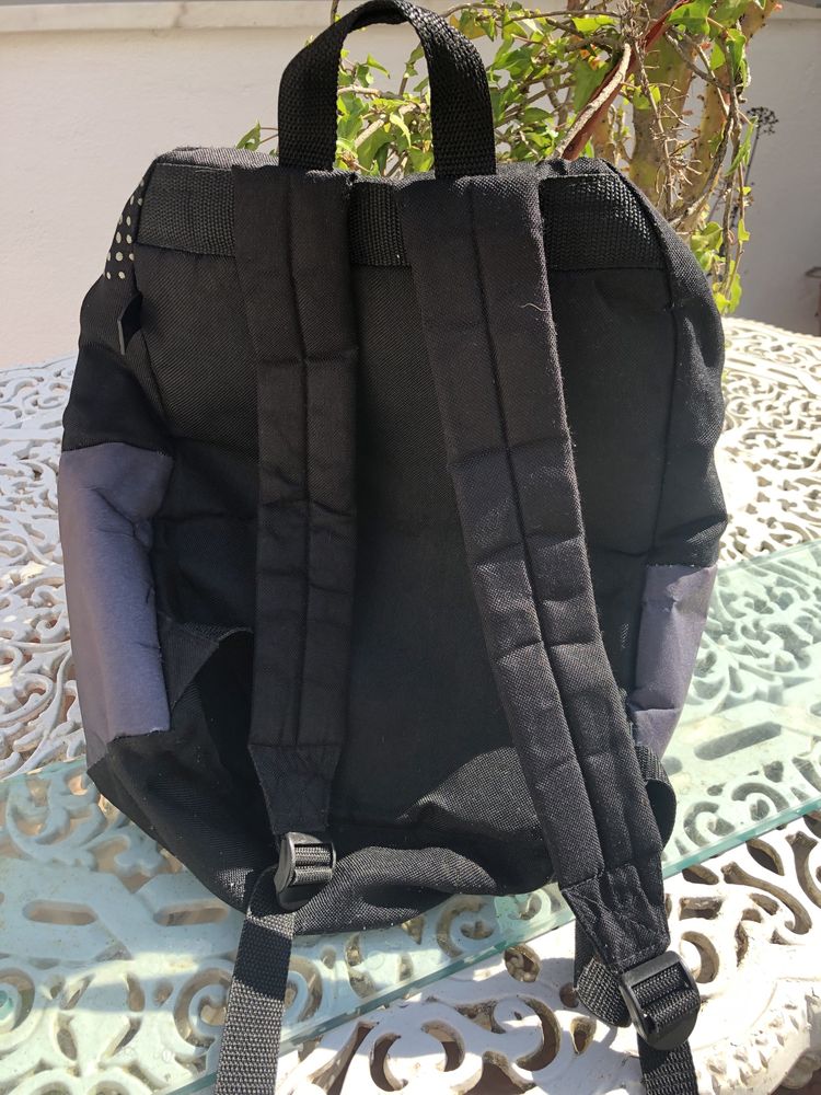Mochila usada - ofereco a levantar