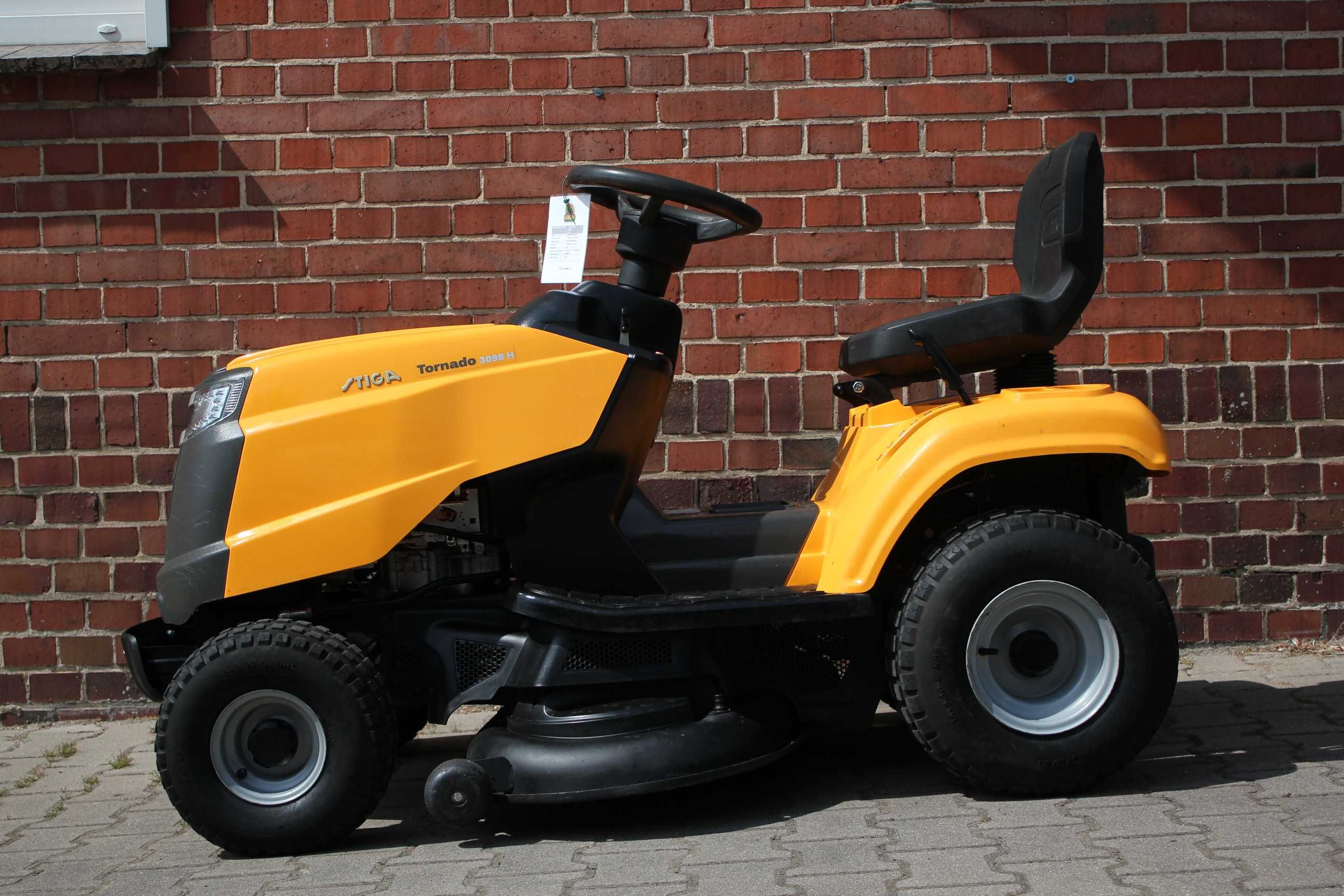 Stiga  3098 H Tornado TRAKTOREK Kosiarka Brigss & Stratton