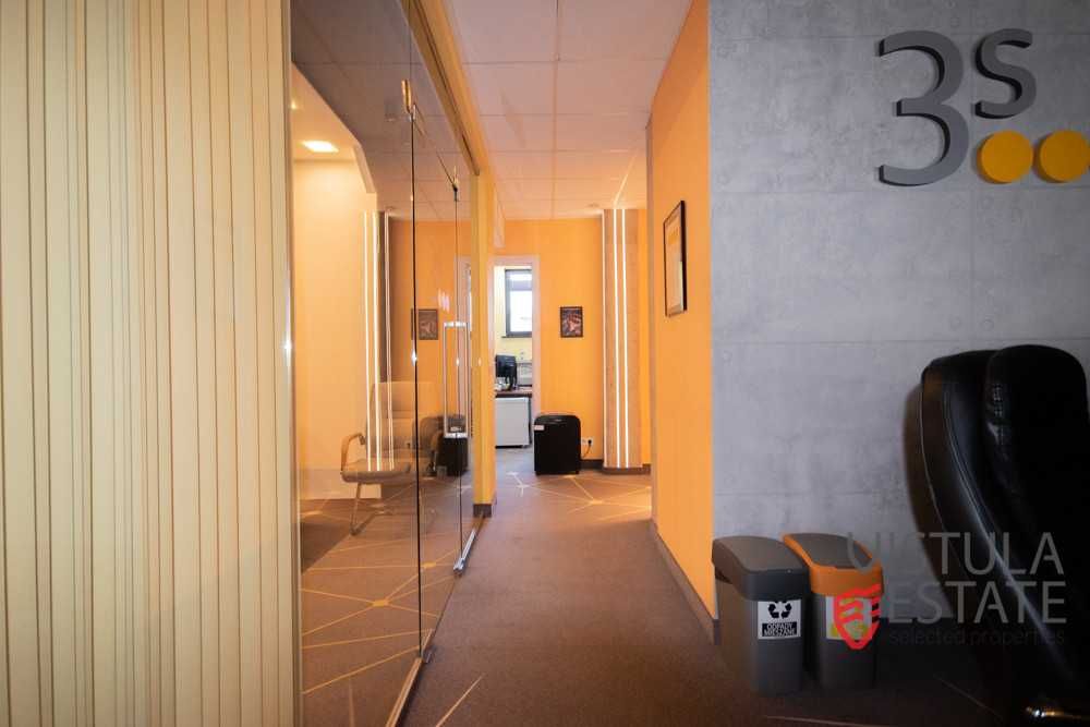 Lokal usługowy na parterze – 293 m2