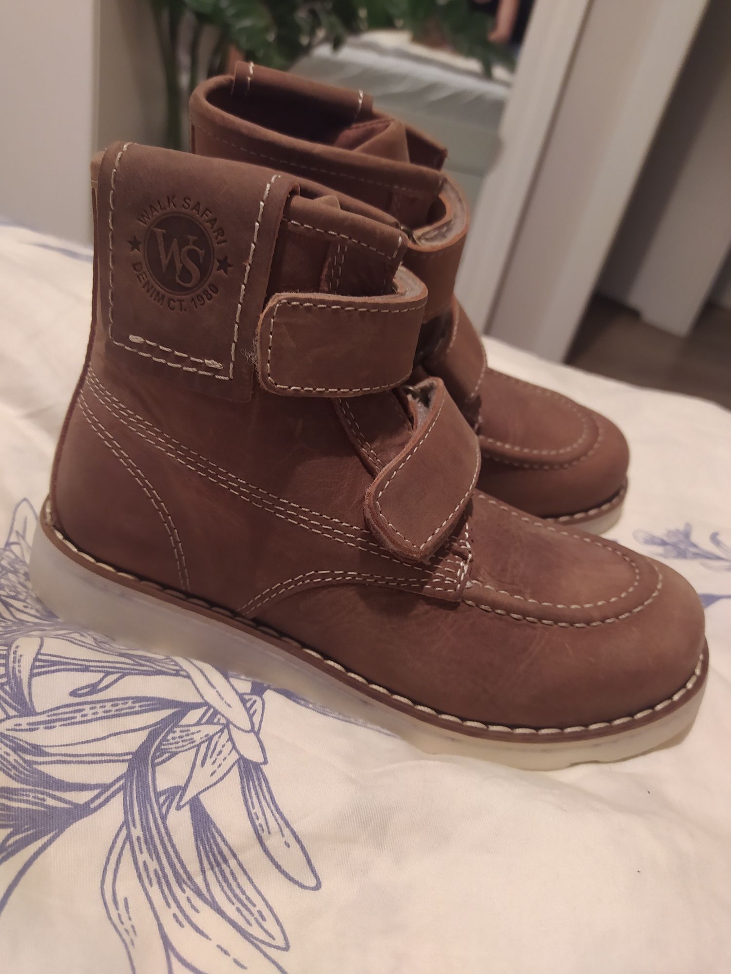 Buty za kostkę  Walk Safari  29
( wkładka 19 cm).Skóra naturalna