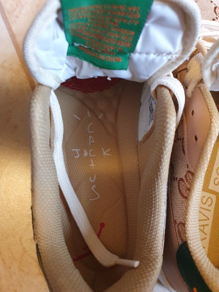Nike Travis gucci