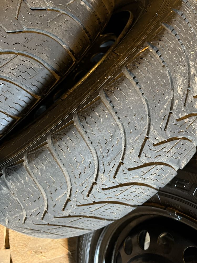 Колеса в зборі ,шини ,диски 185/65 R14 чотири штуки