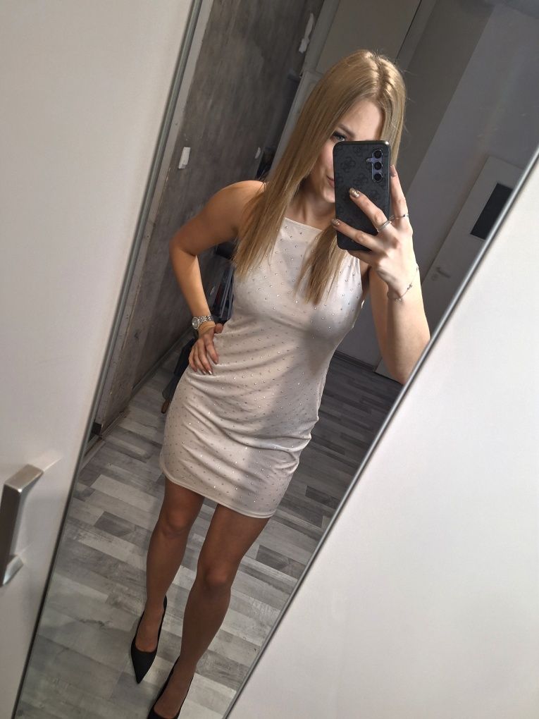 Welurowa sukienka