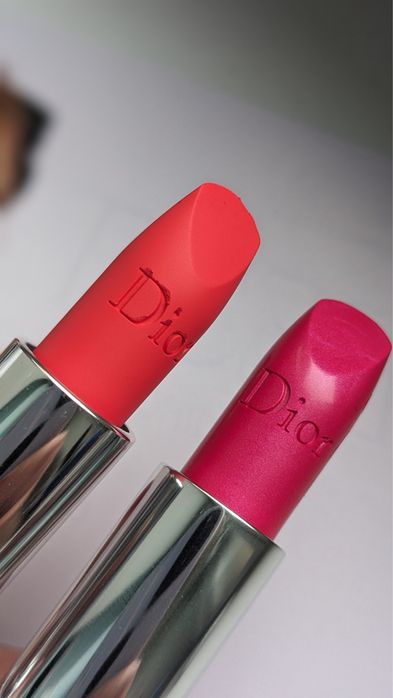 Помади для губ DIOR