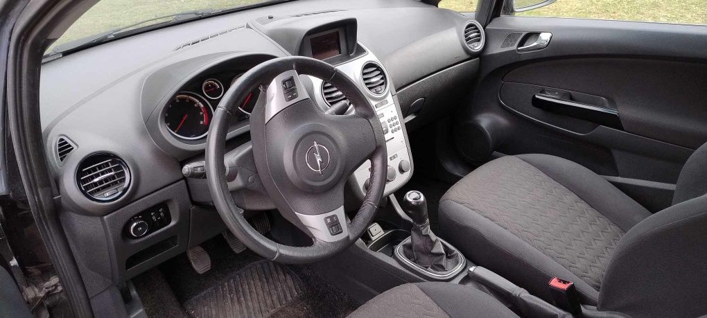 Sprzedam Opel Corsa 1,4 benzyna