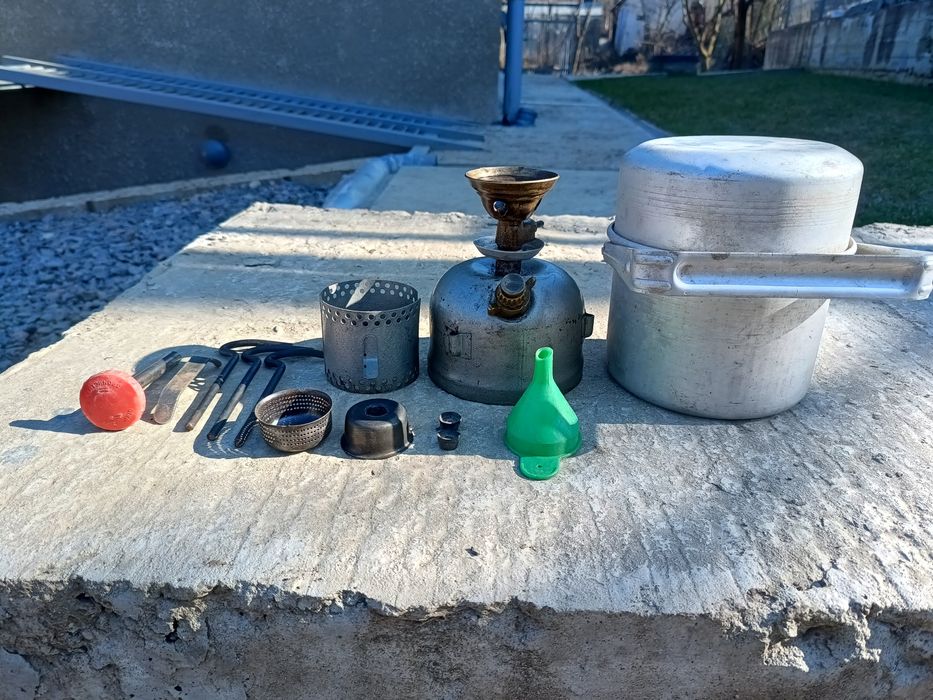 Примус, кірогаз.