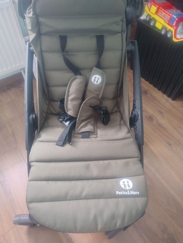 Wózek Petite&Mars spacerówka