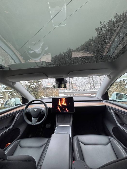 Tesla Model Y Long Range 2024